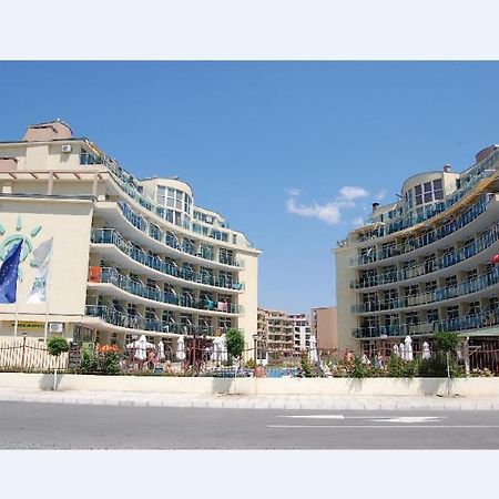 Julia Family Apartments Pantai Sunny Bagian luar foto