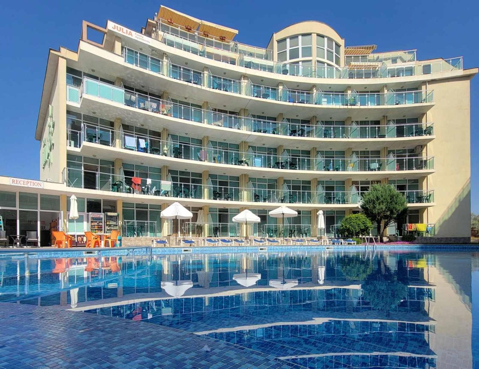 Julia Family Apartments Pantai Sunny Bagian luar foto