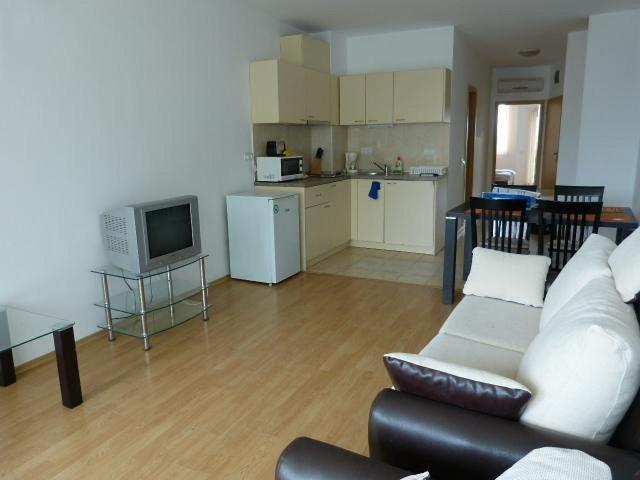 Julia Family Apartments Pantai Sunny Bagian luar foto
