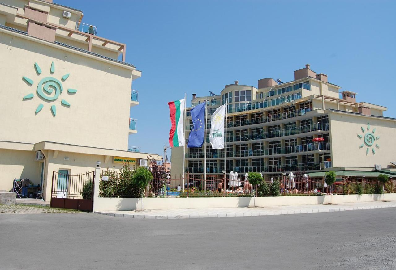Julia Family Apartments Pantai Sunny Bagian luar foto