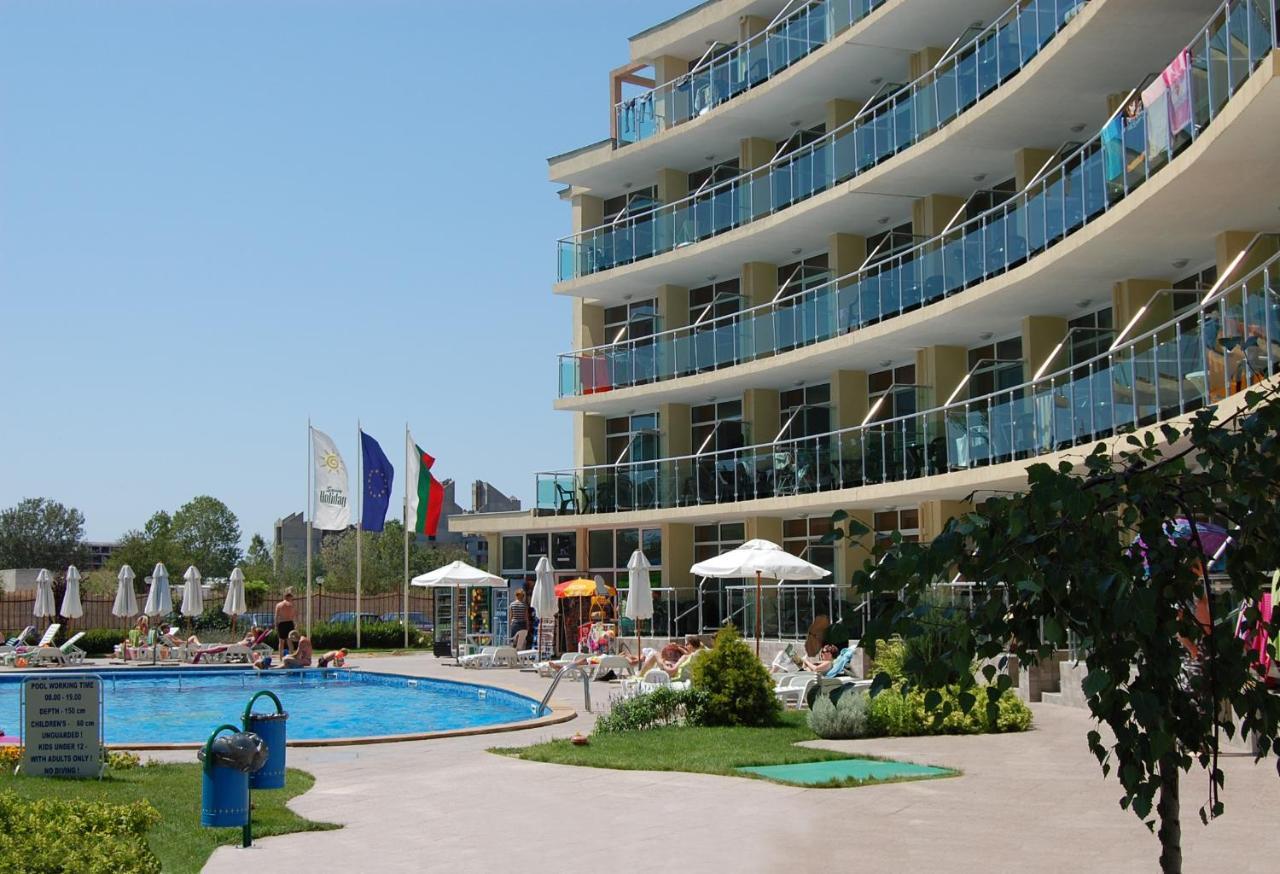 Julia Family Apartments Pantai Sunny Bagian luar foto